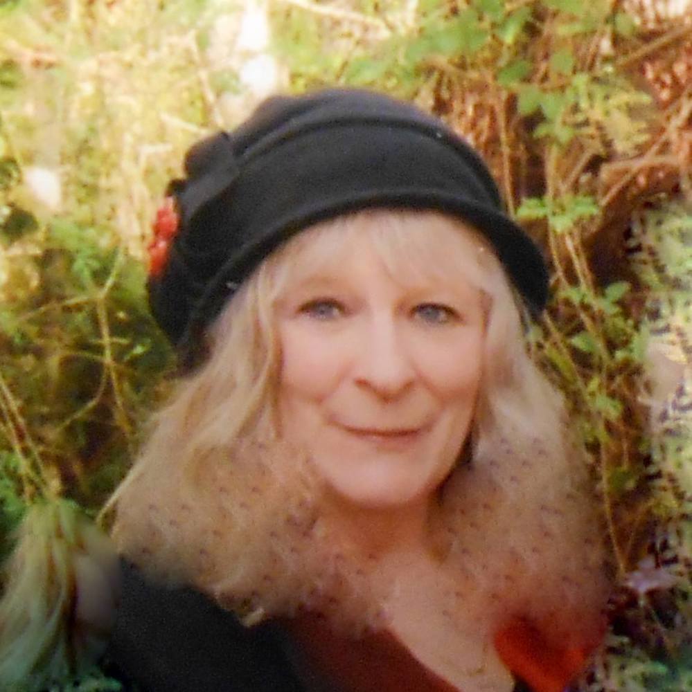 Meet your Posher, Dena
